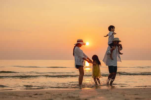what is the difference between level funded and fully insured